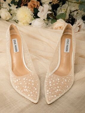 NWT Steve Madden Evelyn-P Clear Pearls Pointy Toe Pumps Designer Heels Sz 8